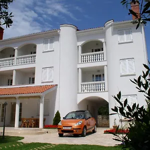 Paloma Blanca Apartment